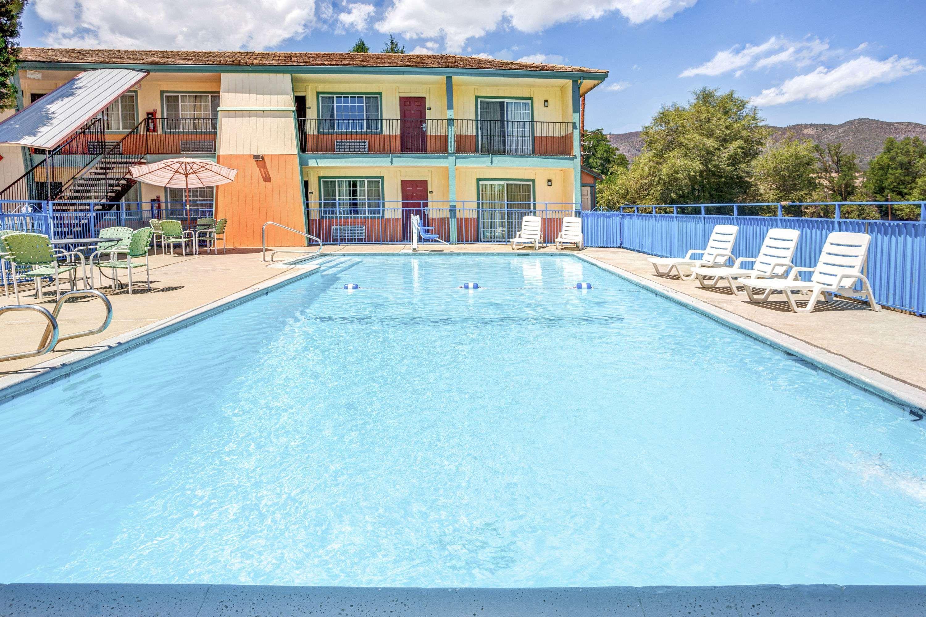 Hotel Super 8 By Wyndham Yreka Zewnętrze zdjęcie