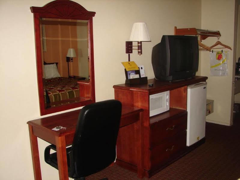 Hotel Super 8 By Wyndham Yreka Zewnętrze zdjęcie