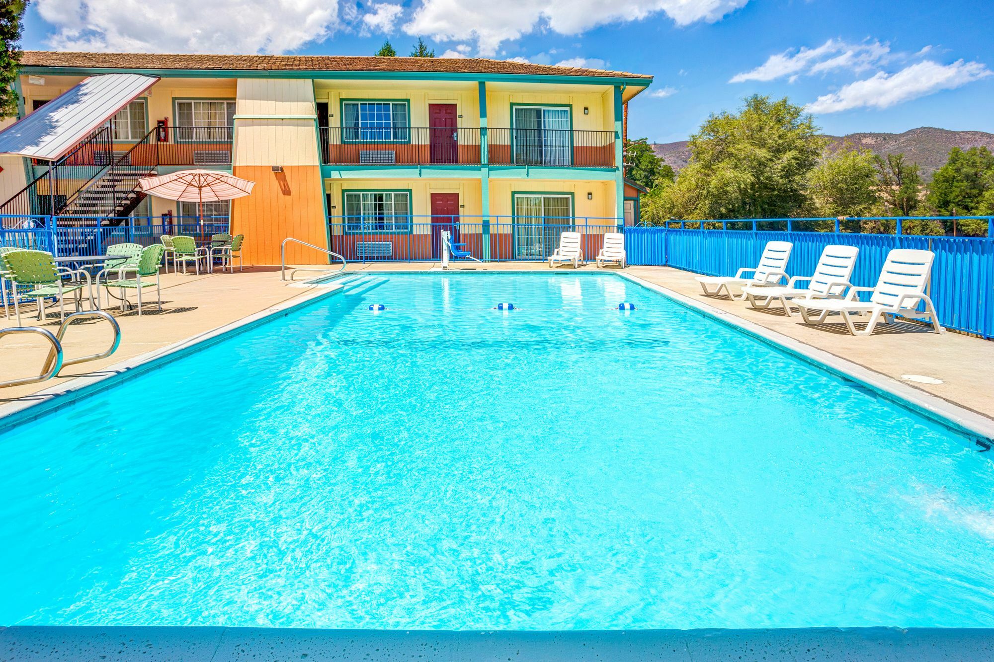 Hotel Super 8 By Wyndham Yreka Zewnętrze zdjęcie